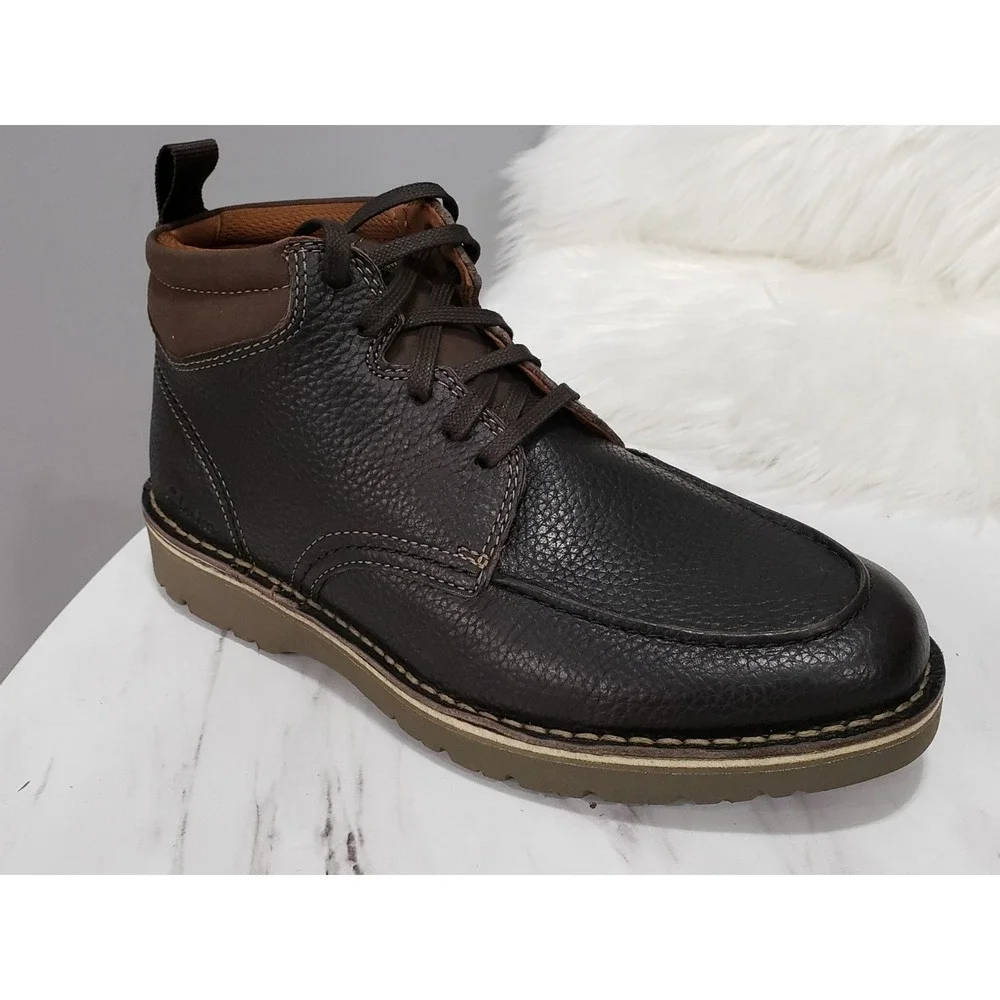 NEW NO BOX Clarks Mens Eastridge Peak Dark Brown SIZE 8.5‎ LEATHER BOOTS SHOES